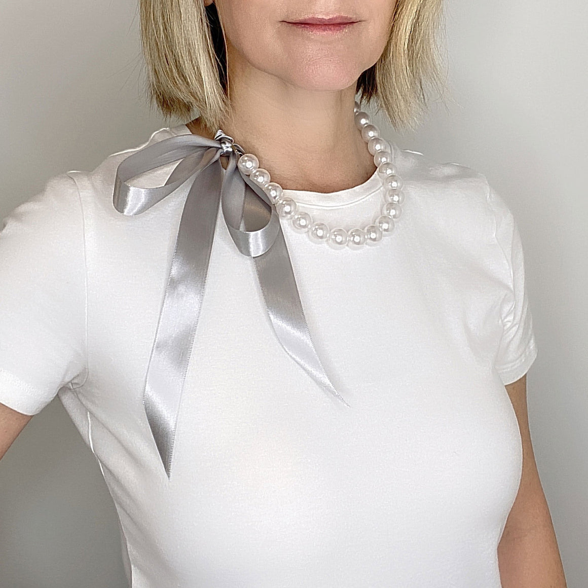 DOTTY grey ribbon pearl necklace-GREEN BIJOU