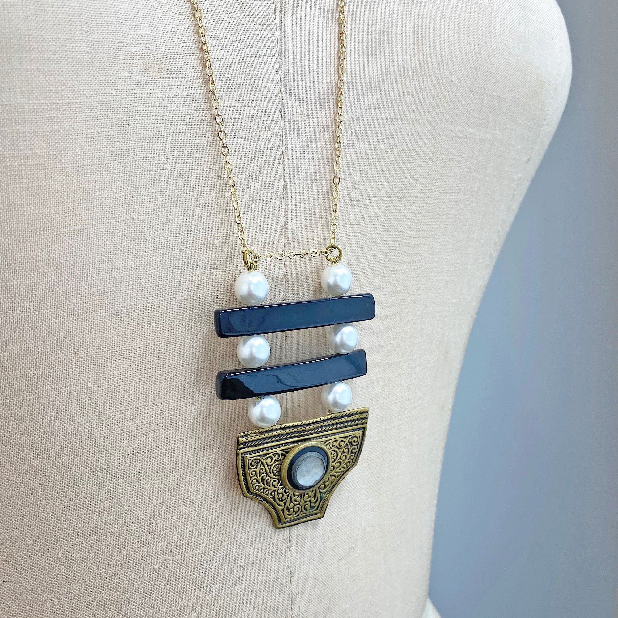 HAYES vintage brass buckle necklace - 