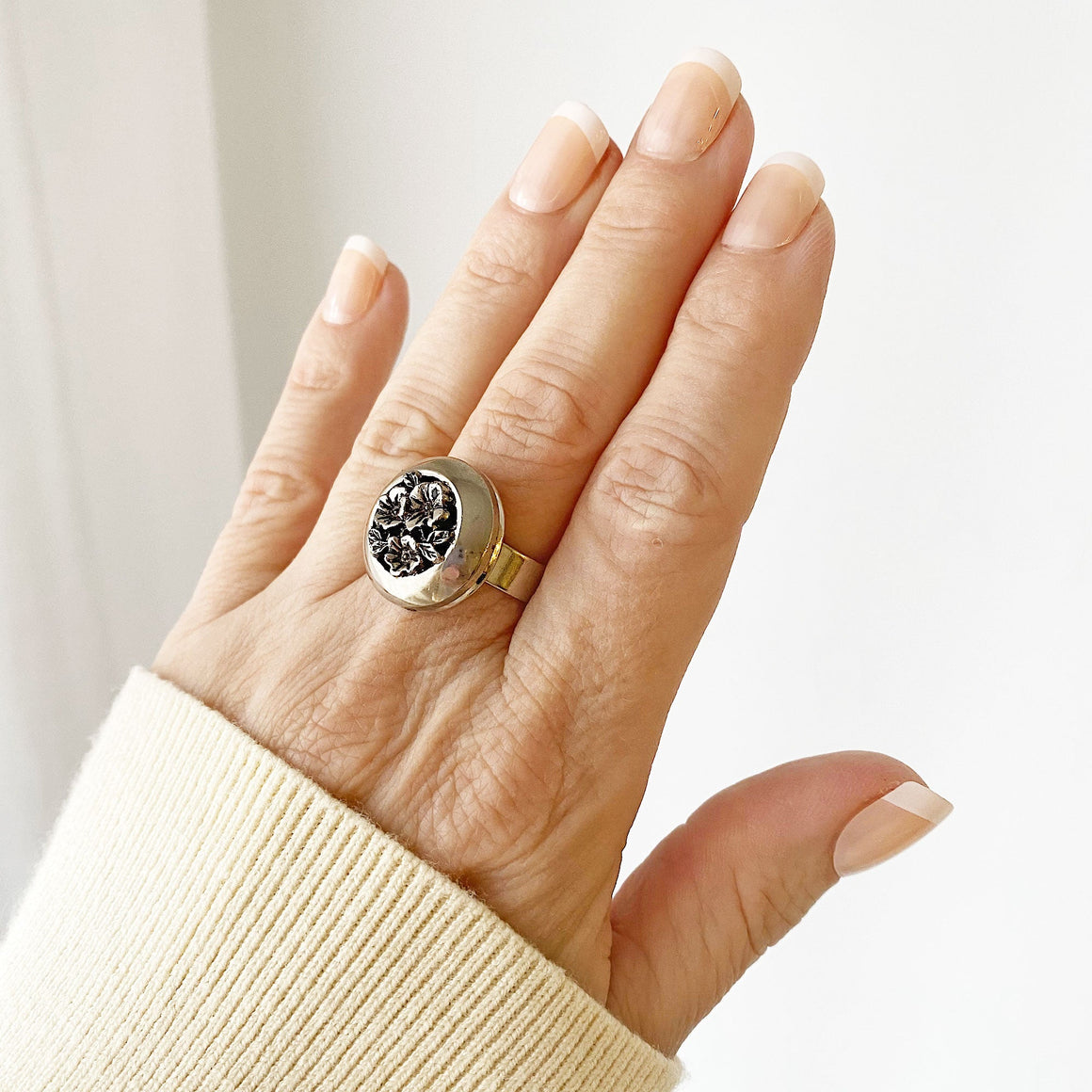 VERMONT vintage silver flower cocktail ring-GREEN BIJOU