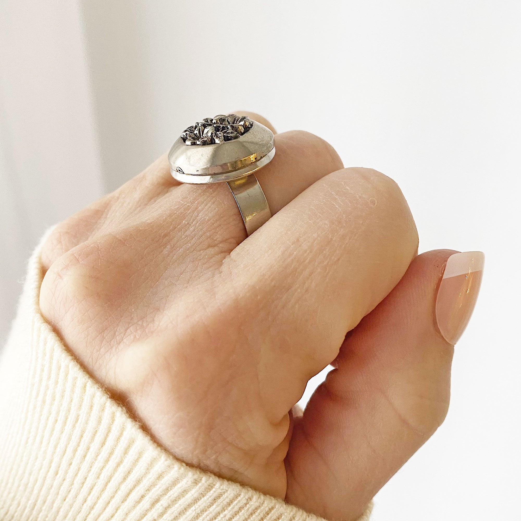 VERMONT vintage silver flower cocktail ring - 
