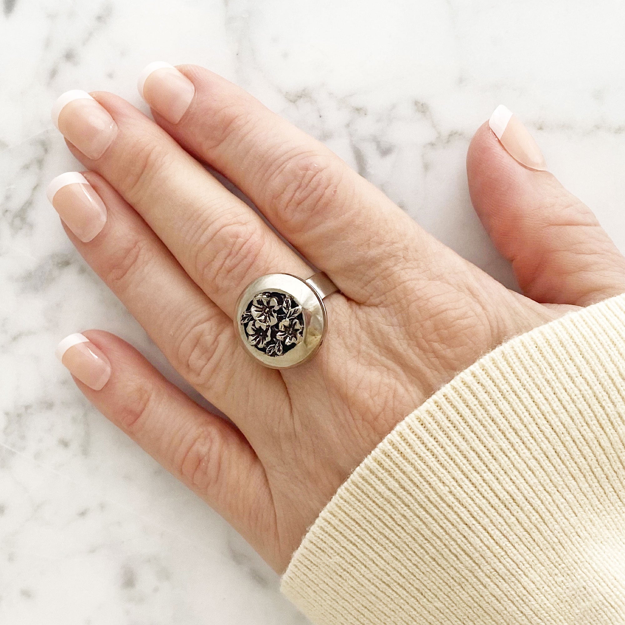 VERMONT vintage silver flower cocktail ring - 